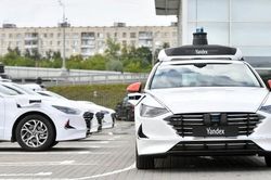Robot taxi lăn bánh ở Nga, ai sẽ là bá chủ ngành xe tự lái?