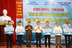 Nam Định tổ chức chương trình 'Cảnh sát biển đồng hành với ngư dân'