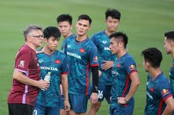 Tuyển Việt Nam: Khi ông Troussier khác biệt với HLV Park Hang Seo