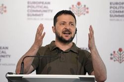 Ông Zelensky tuyên bố bắt đầu phản công, Nga chặn tên lửa đạn đạo Ukraine