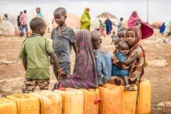 Somalia: Nghịch thiết bị nổ sót lại trên sân, 25 trẻ em thiệt mạng