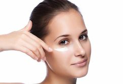 Mẹo đơn giản để có làn da vùng quanh mắt căng mịn, tươi tắn rạng ngời