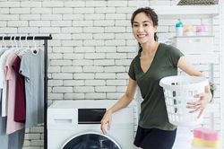 Mẹo giặt đồ giúp làm khô quần áo nhanh hơn và tiết kiệm chi phí điện nước