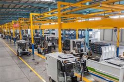 Xuất khẩu giảm liên tục nhưng vẫn có thặng dư thương mại, hỗ trợ ổn định tỷ giá