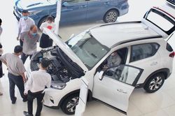Giảm 50% lệ phí trước bạ với ô tô trong nước, doanh nghiệp nào trên sàn chứng khoán sẽ hưởng lợi?