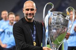 Giành cú 'ăn ba' cùng Man City, ai còn nói Guardiola chỉ biết ăn may với Messi?