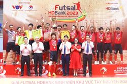 Futsal Đại học Đà Lạt lập đại công