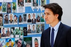 Thủ tướng Canada bất ngờ thăm Kiev