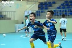 Thắng thuyết phục Nhi đồng Quỳ Hợp, Nhi đồng TP. Vinh giữ vững ngôi đầu tại bảng 'tử thần'