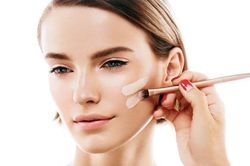 Mẹo dùng kem nền và serum đúng cách giúp da căng bóng, mịn màng trong phút chốc