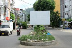Cần thay mới pa nô tuyên truyền