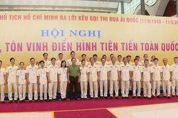 Những điển hình tiêu biểu trong vườn hoa thi đua yêu nước của lực lượng CAND