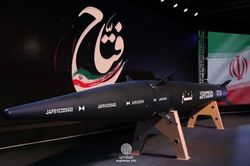 Iran ra mắt tên lửa siêu thanh đầu tiên nhờ Triều Tiên hỗ trợ?