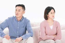 8 thói quen âm thầm hủy hoại mối quan hệ vợ chồng cần tránh xa