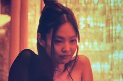 The Idol: Chuyện gì đang xảy ra với diễn xuất của Jennie vậy?