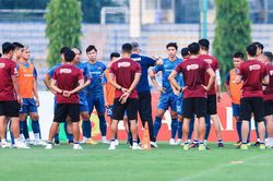 'Giật mình' với 6 tiền đạo HLV Troussier triệu tập để đấu Hong Kong, Syria