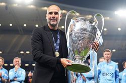 Vừa giành cú ăn ba, Pep đã lên kế hoạch rời Man City