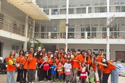 Đem yêu thương đến với các em nhỏ mồ côi chùa Diệu Giác TP. HCM