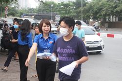 Tiếp sức sĩ tử trước kỳ thi vào trường chuyên Hà Nội