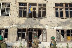 Ukraine tuyên bố giành lại 4 ngôi làng sau trận giao tranh khốc liệt ở tiền tuyến, Nhật Bản cam kết 'viện trợ toàn diện' cho Kiev
