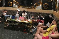 Khởi tố 4 đối tượng 'mở tiệc ma túy' trong quán karaoke ở Hà Nội