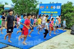 Sôi nổi các lớp bơi miễn phí cho thiếu nhi, phòng chống đuối nước ở Đắk Lắk