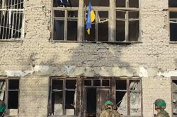 Kiev tuyên bố tái kiểm soát hai làng ở Donetsk, Nga và Ukraine trao đổi tù binh