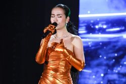 Được khen là 'hàng hiếm' khi hát tiếng Anh, Võ Hạ Trâm bất ngờ 'kể công' của ba mẹ