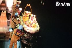 Cứu ngư dân bị viêm ruột thừa trên biển