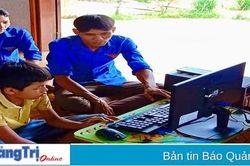 Tặng máy tính và hỗ trợ trẻ em vùng khó tiếp cận tin học