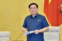 Chủ tịch Quốc hội Vương Đình Huệ chủ trì Phiên họp của Ủy ban Thường vụ Quốc hội