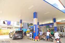 Giá xăng dầu trong nước có thể tiếp tục tăng nhẹ vào chiều nay