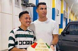 Ronaldo nhận món quà đặc biệt từ CĐV Việt Nam