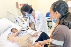 Chữa lành trái tim cho 'chiến binh' Khmer 4,5 tháng tuổi