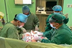 Người đàn ông bị chém đứt lìa bàn tay bằng mã tấu