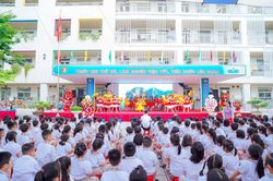 Nhà trường lên tiếng việc phụ huynh thức đêm nộp hồ sơ lớp 1