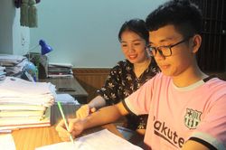 Cách phụ huynh đồng hành cùng sĩ tử ôn thi 'vượt vũ môn'