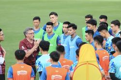 Quang Hải nói gì về phong cách huấn luyện của ông Troussier?