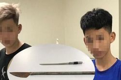 Bắt hai đối tượng mang kiếm cướp tài sản của đôi nam nữ tâm sự đêm khuya
