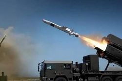 Ukraine tuyên bố bắn hạ 10 tên lửa, một máy bay không người lái của Nga
