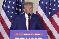 Ông Trump đến Florida chuẩn bị hầu tòa