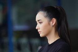Vợ chồng tôi hí hửng mừng vui vì tuần nào bố mẹ cũng gửi thức ăn cho, đến ngày chị dâu tới và tiết lộ một chuyện khiến tôi chao đảo