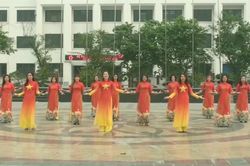 Điện Biên: Cổ động viên nhí tiếp sức cho mẹ tập luyện tham gia Hội thi dân vũ toàn quốc