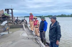 Bắc Giang liên tiếp thúc công văn, yêu cầu quản chặt khai thác cát sỏi lòng sông