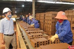 Đối thoại tháo gỡ khó khăn cho doanh nghiệp
