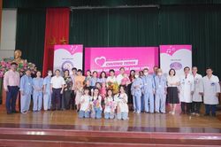 Chương trình thiện nguyện 'Mang âm nhạc đến bệnh viện' tiếp thêm sức mạnh cho người bệnh ung thư