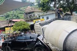 Luật sư nói cần làm rõ 2 vấn đề trong vụ xe bồn lật đè làm 3 người tử vong