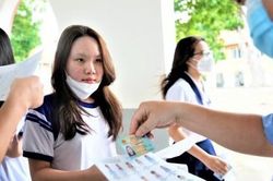 Bộ trưởng GDĐT: Cần lưu tâm tới sức khỏe của cán bộ làm thi và thí sinh thi tốt nghiệp THPT 2023