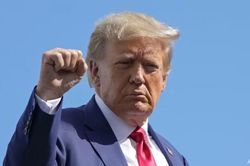 Ông Donald Trump không nhận tội trong vụ kiện tài liệu mật