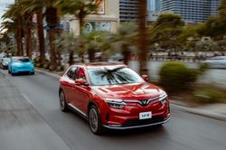 Top 10 mẫu xe ô tô bán chạy nhất tháng 5/2023: VF8 soán ngôi VFe34